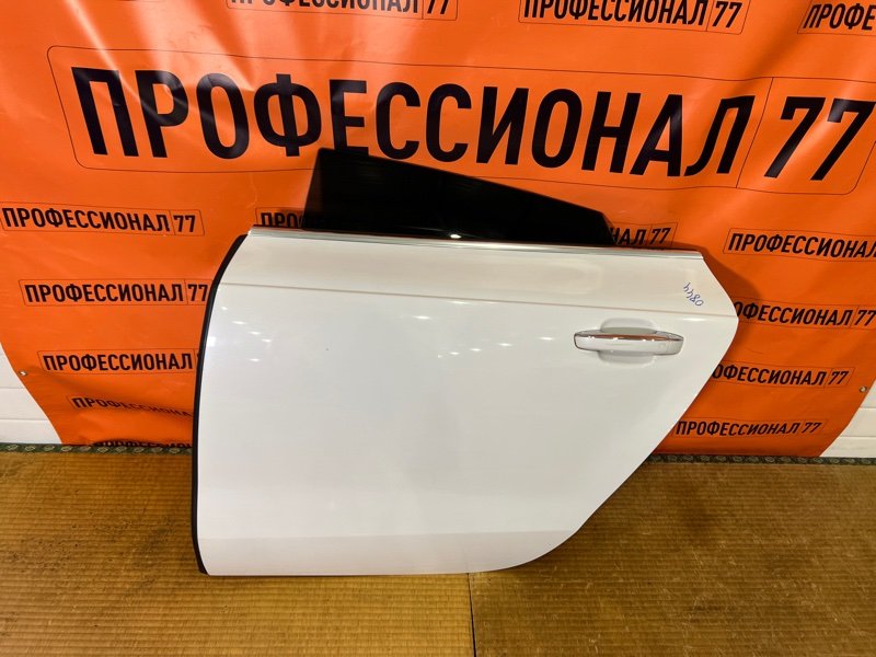 Дверь боковая Audi 4G8833051A