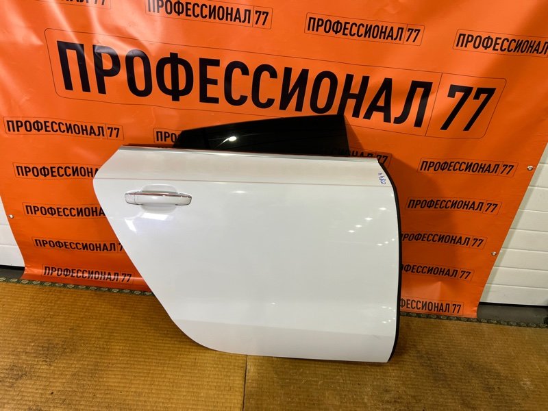 Дверь боковая Audi 4G8833052A